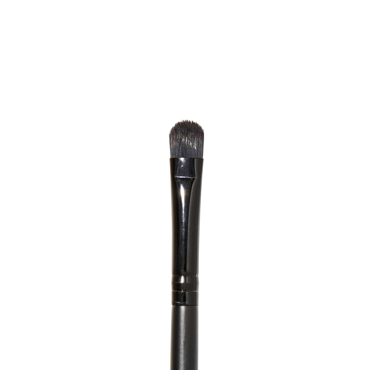100% synthetic nylon bristles (no animal hair)