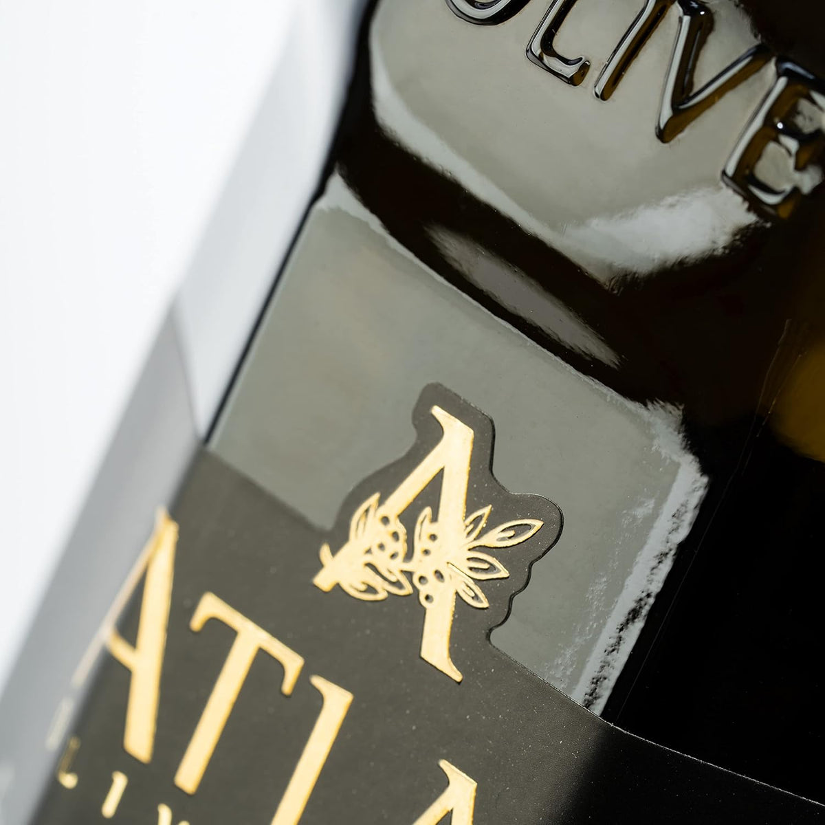 Atlas Organic Extra Virgin Olive Oil – Neutral-Toned Glass Bottle EVOO for Modern, Less-Is-More Home Cooking Spaces