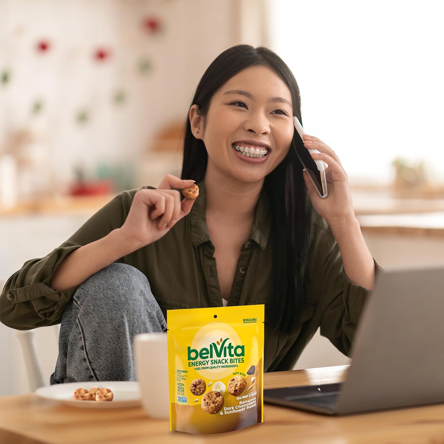 belVita Banana Dark Chocolate Snack Bites – Road Trip and Airport Travel Snack, Resealable 5 oz