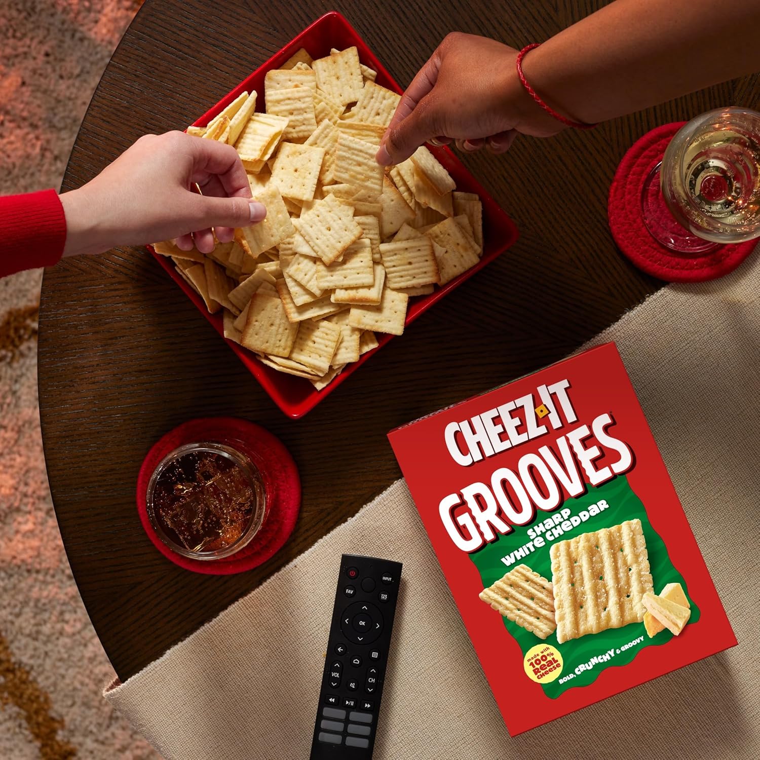 Cheez-It Grooves Sharp White Cheddar Crackers – School Snack and Lunchbox Staple for Kids' Backpacks and Bento Boxes, 17oz Box