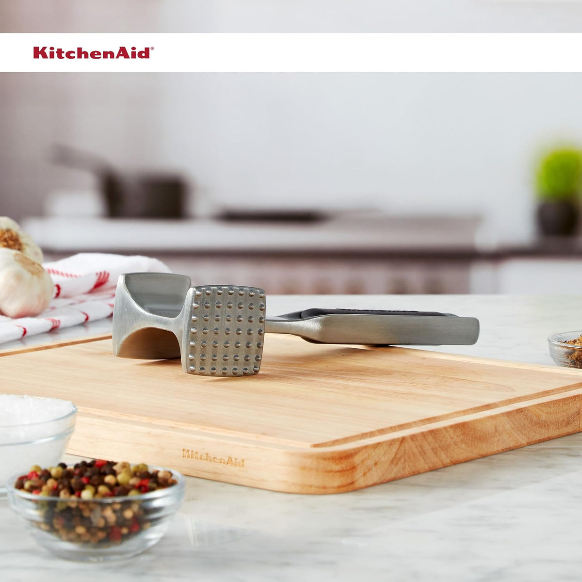 compact 9.45-inch length and 10.6 oz weight for easy handling