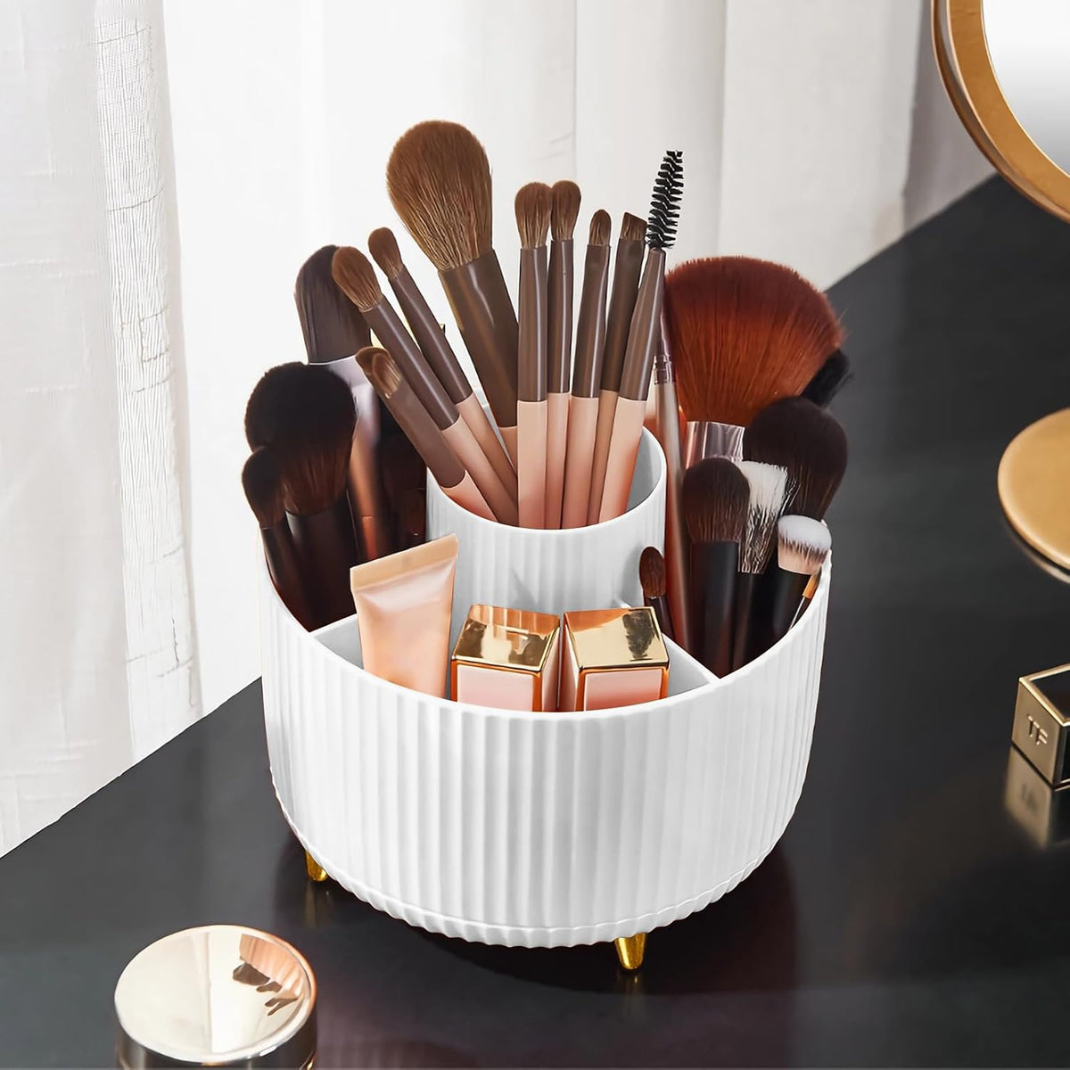 Diesisa Makeup Brush Holder Organizer – Diamond-Glossy Vanity Accessory for Bedroom Aesthetic, Spinning 5-Slot Cosmetic Display