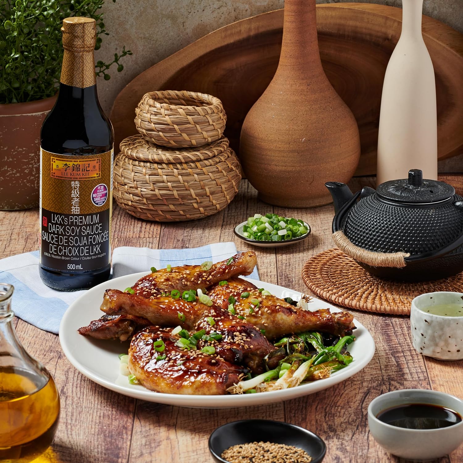 Lee Kum Kee Premium Dark Soy Sauce – Artisanal Finishing Sauce for Elevated Dinner Party Menus, Deep Glossy Color and Full-Bodied Taste