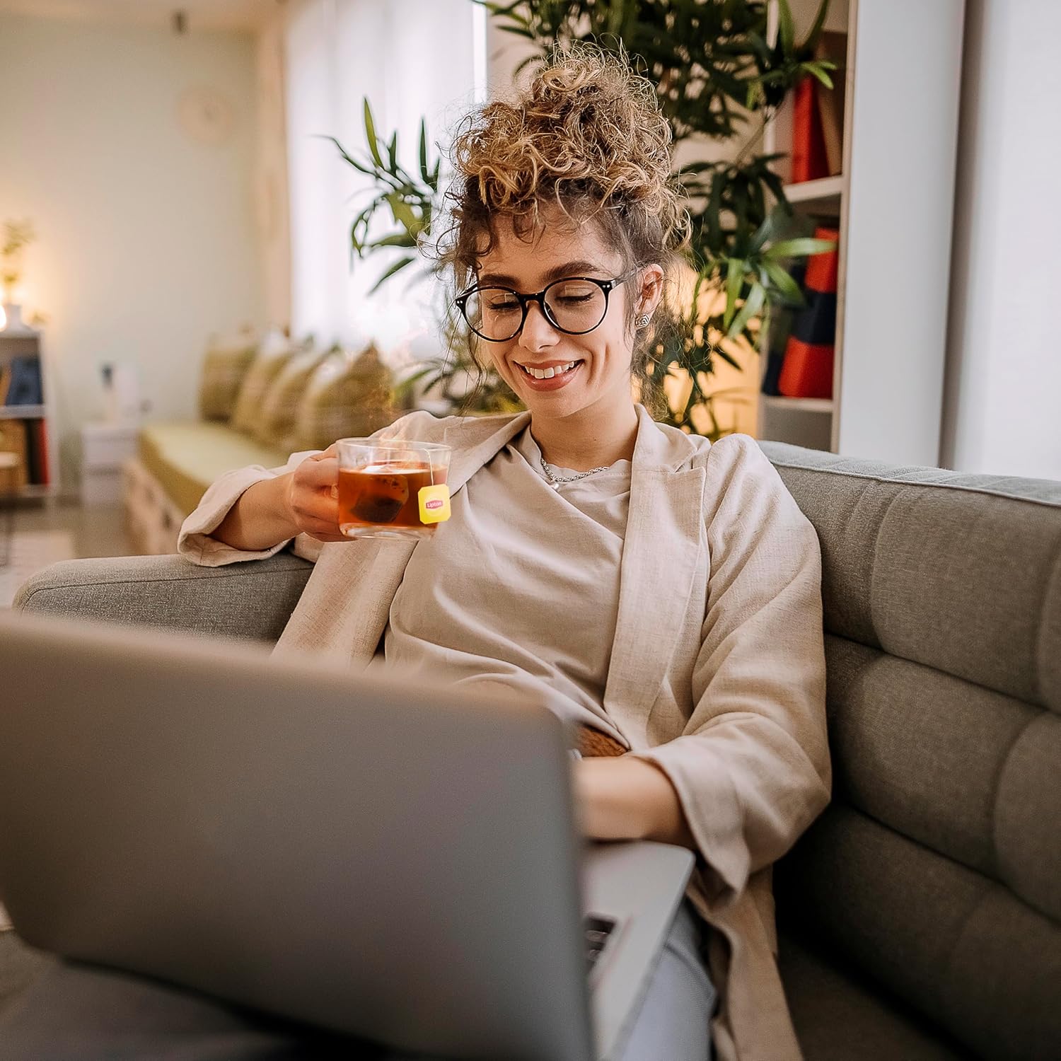 Lipton Unsweetened Black Tea – Practical Birthday Gift for the Tea-Lover Who Has Everything