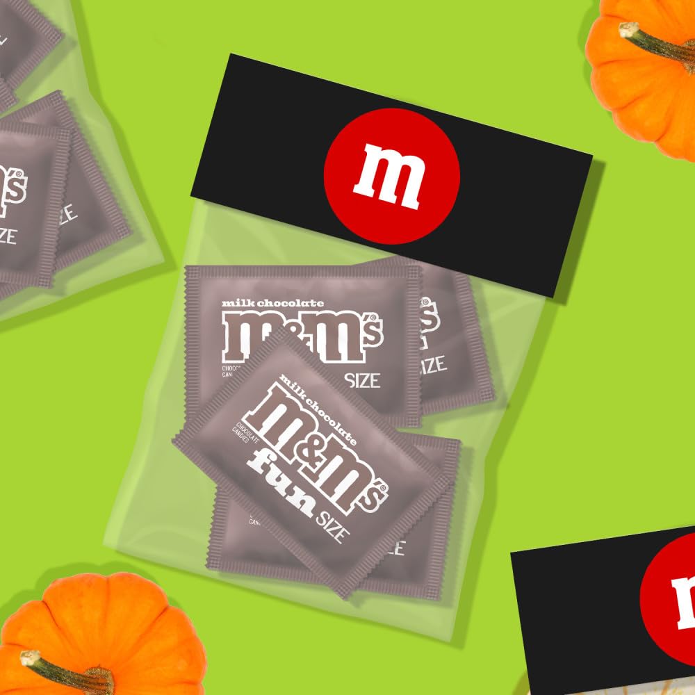 M&M'S Fun Size Milk Chocolate Halloween Candy – Grab-and-Go Trick-or-Treat Packs for Tailgates and Block Parties