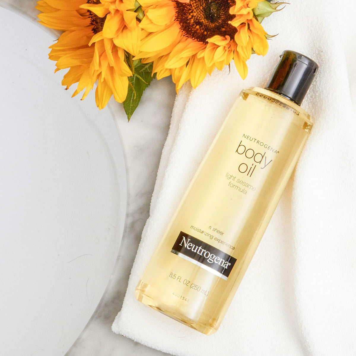 Neutrogena Body Oil Light Sesame Formula – Sophisticated Bath & Body Oil for Elevated Guest Bathroom Presentation