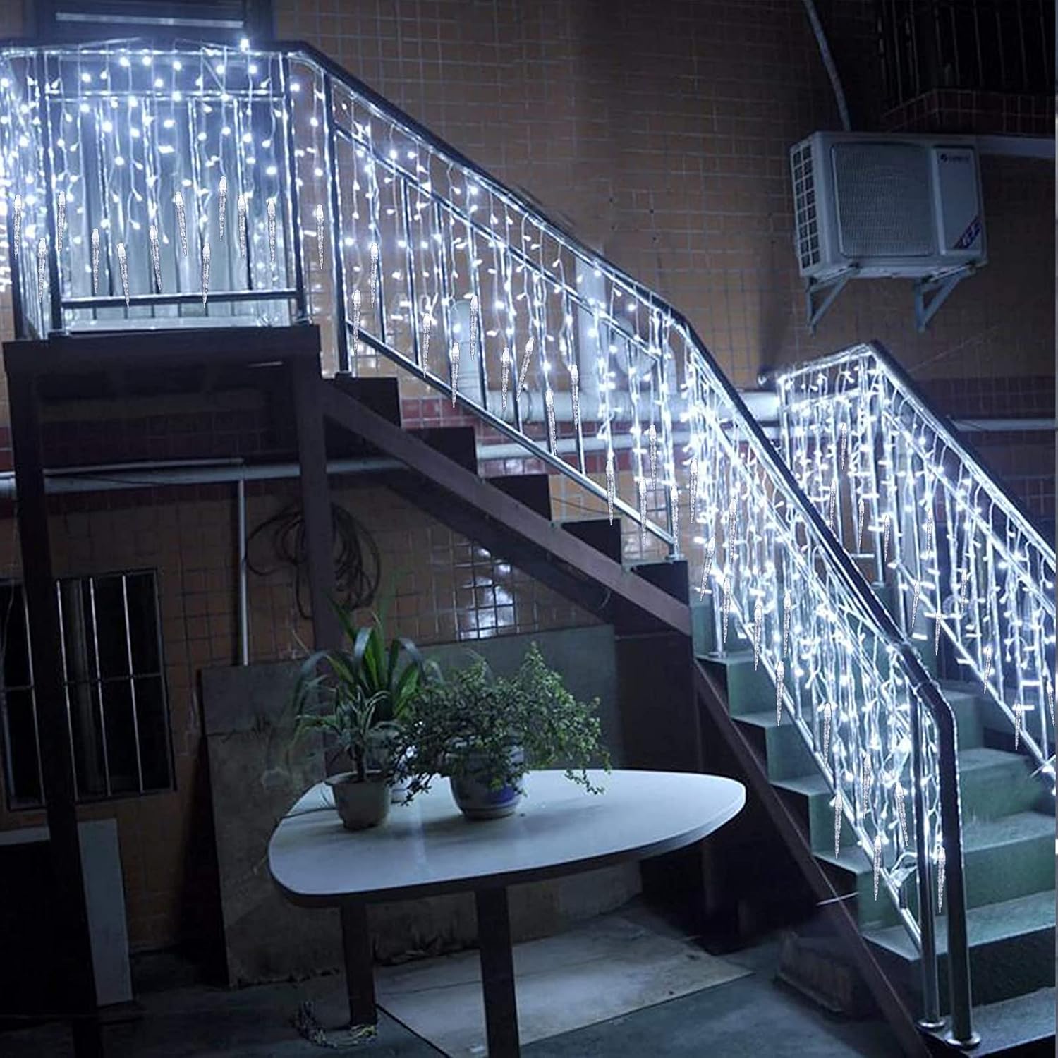 Ollny Simple Icicle Lights with Clean Drop Design, 360 LED Steady On Mode for Intentional Interior and Window Styling
