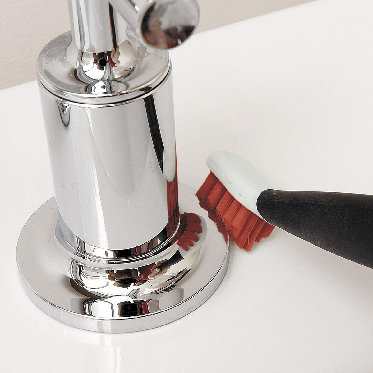 OXO Good Grips Deep Clean Brush Set – Time-Saving Bathroom and Kitchen Scrubbing Kit