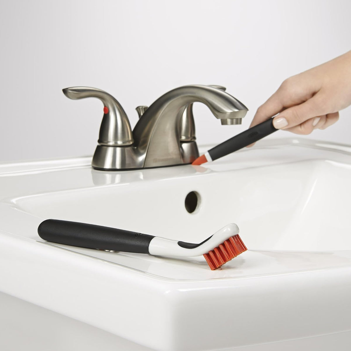 OXO Good Grips Deep Clean Brush Set – Time-Saving Bathroom and Kitchen Scrubbing Kit