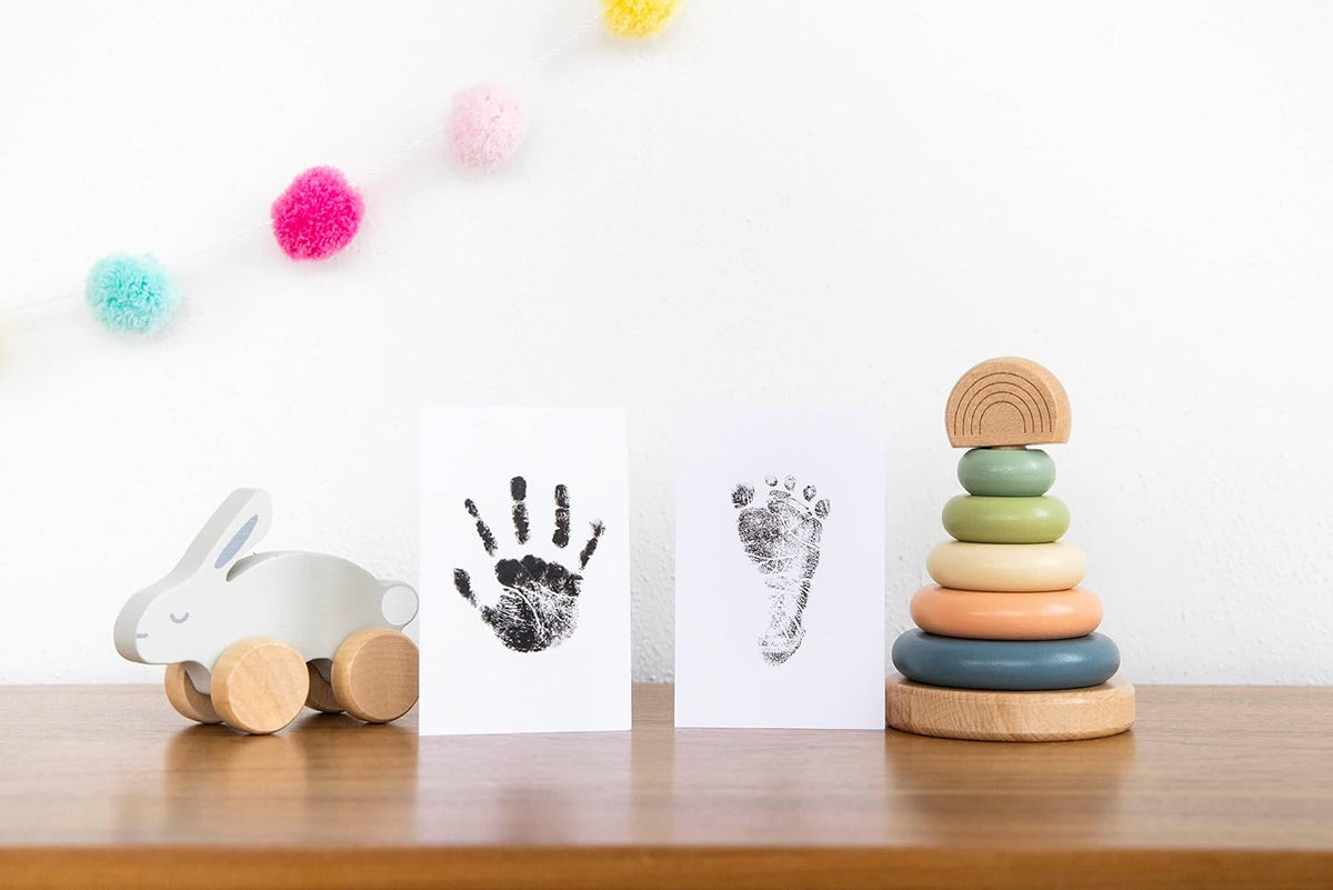 Pearhead Baby Print Kit – Safe for Delicate Skin, Family Pack with 12 Impression Cards for Siblings and Cousins