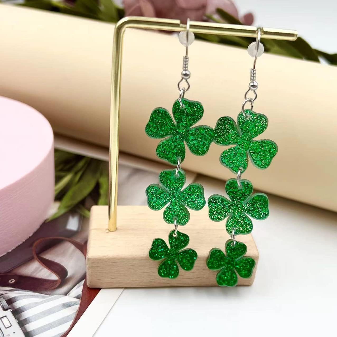 six style variants including shamrock, green hat, clover, and horseshoe motifs