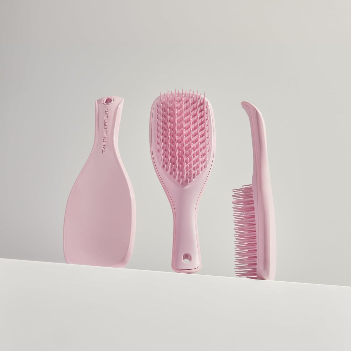 Tangle Teezer Ultimate Detangler Mini – Single-Brush Solution for a Capsule Bathroom Countertop