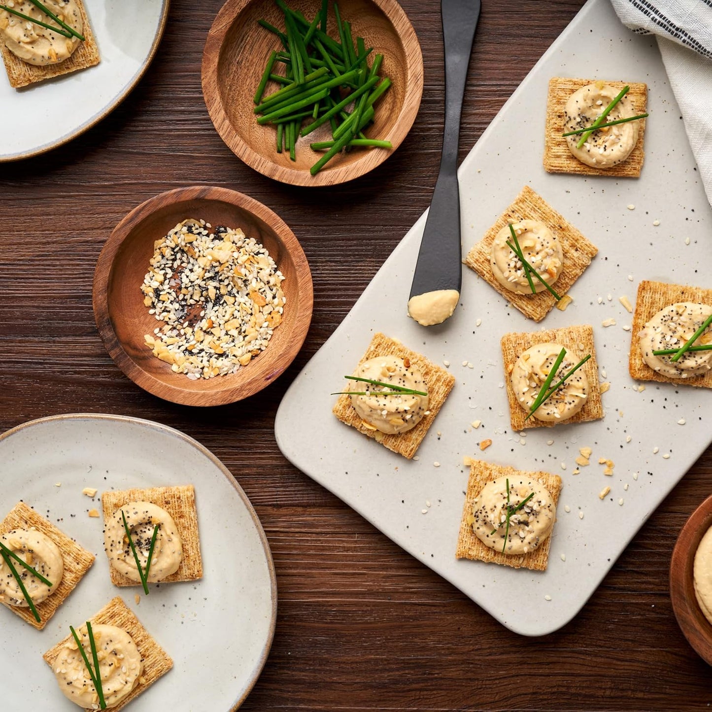 Triscuit Cracked Pepper & Olive Oil Crackers – Lactose-Free Whole Grain Cracker for Mindful Snacking
