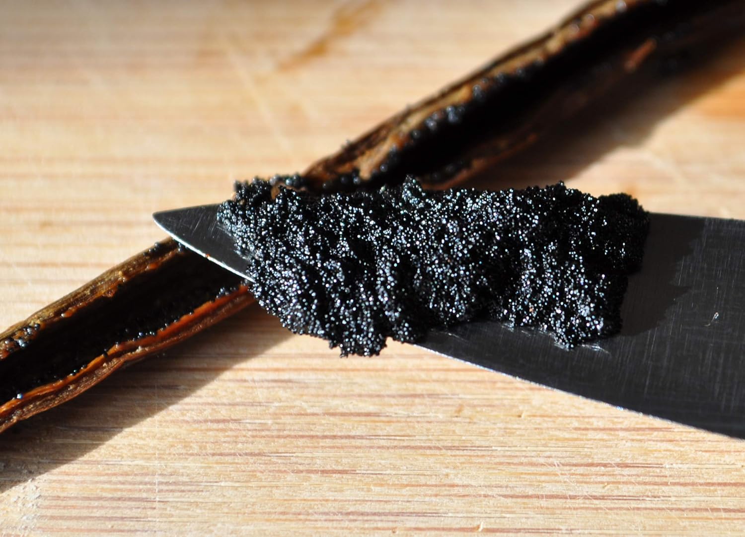 Vanilla Bean Kings Premium Whole Vanilla Beans in Vacuum Sealed Pack - Unique Christmas Gift for the Artisanal Cook