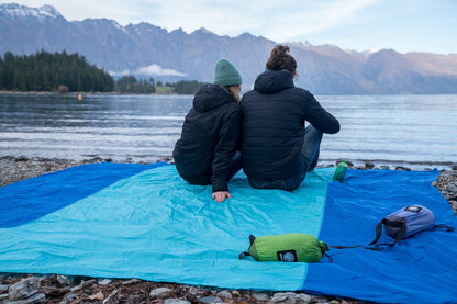WEKAPO Oversized Beach Blanket – Holiday Gift Idea for Couples and Families Who Love the Outdoors