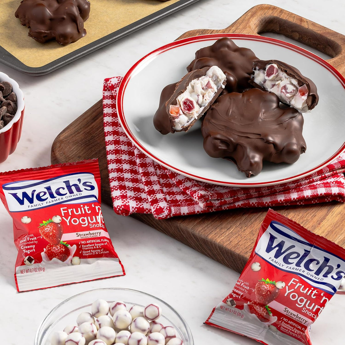 Welch's Fruit 'n Yogurt Variety – Travel Bag Snack for Flights and Long Drives, No Refrigeration Required